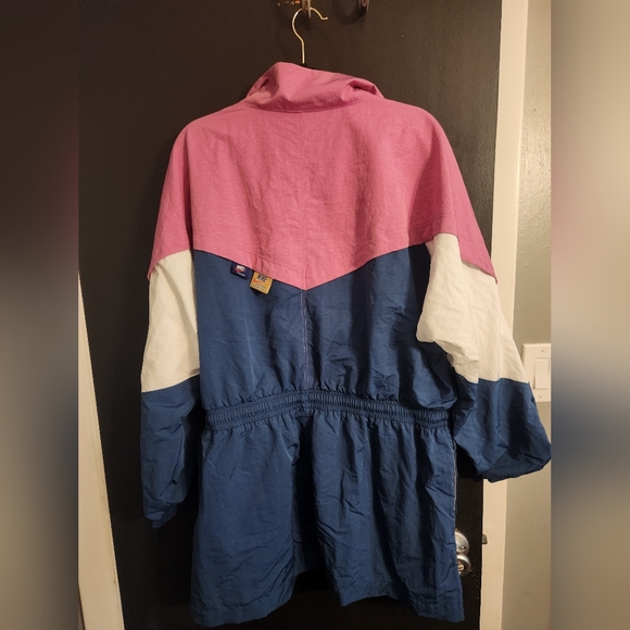 Used Nike Oversized Large Womens Windbreaker - Picture 2 of 4